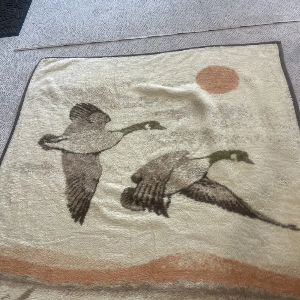 VTG Ibena Flying Geese Blanket Reversible Sunset Cabin TURKEY 79